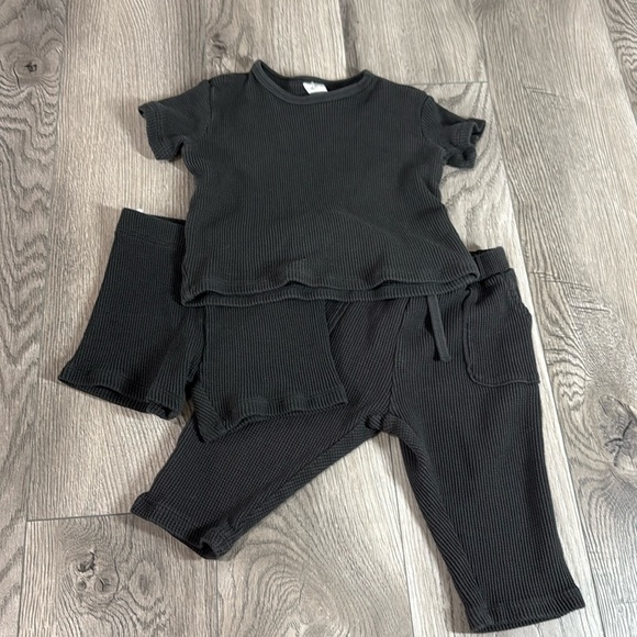 H&M‎ Boys Gray Waffle Knit Set - Pants, Shirt, Shorts Sz 9 months - Picture 1 of 10